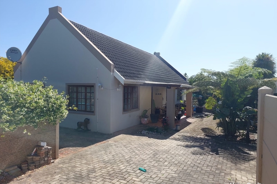 3 Bedroom Property for Sale in Denneoord Western Cape